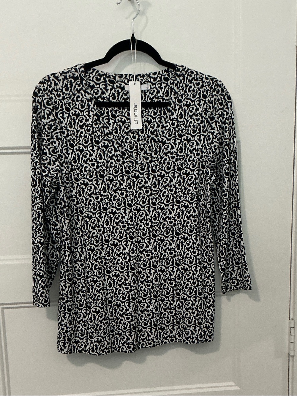 Chico's Black & White Long Sleeve Printed Scoop Neck Dress